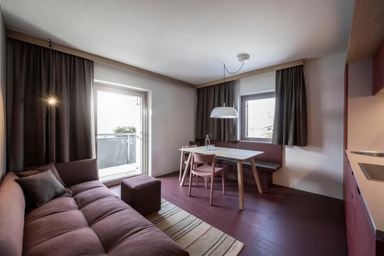 Paramount Alma Suites セスト エクステリア 写真