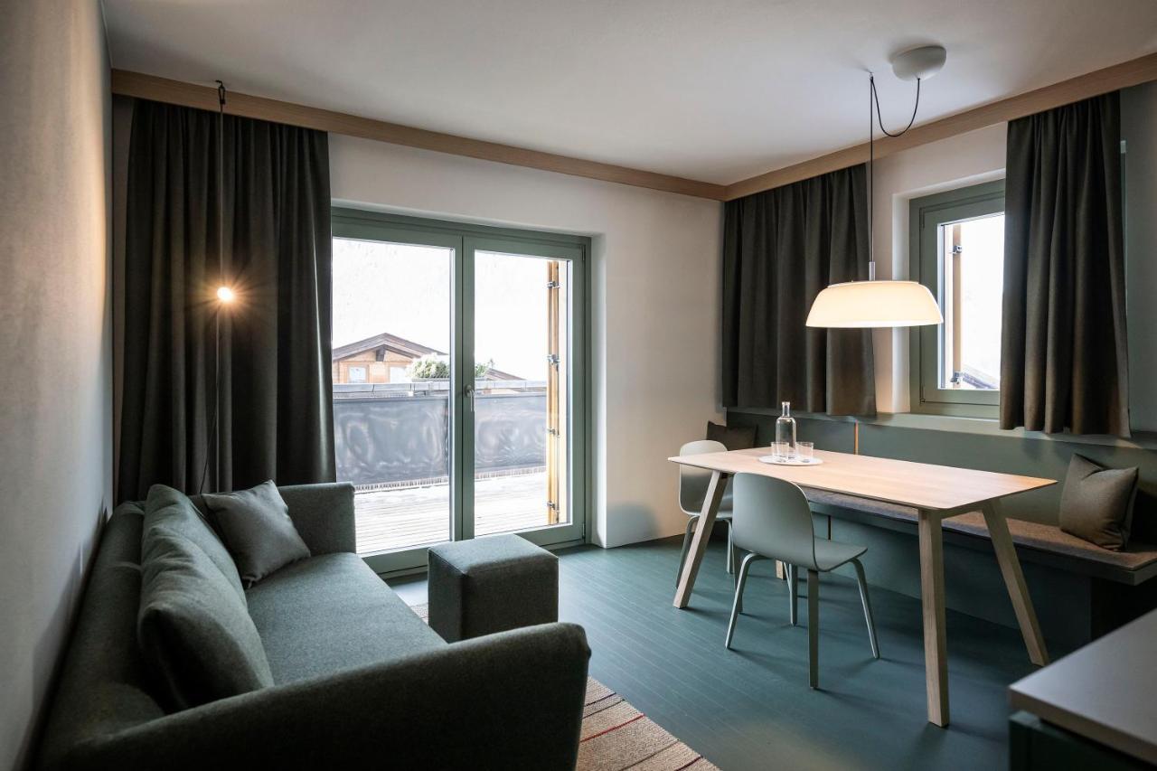 Paramount Alma Suites セスト エクステリア 写真