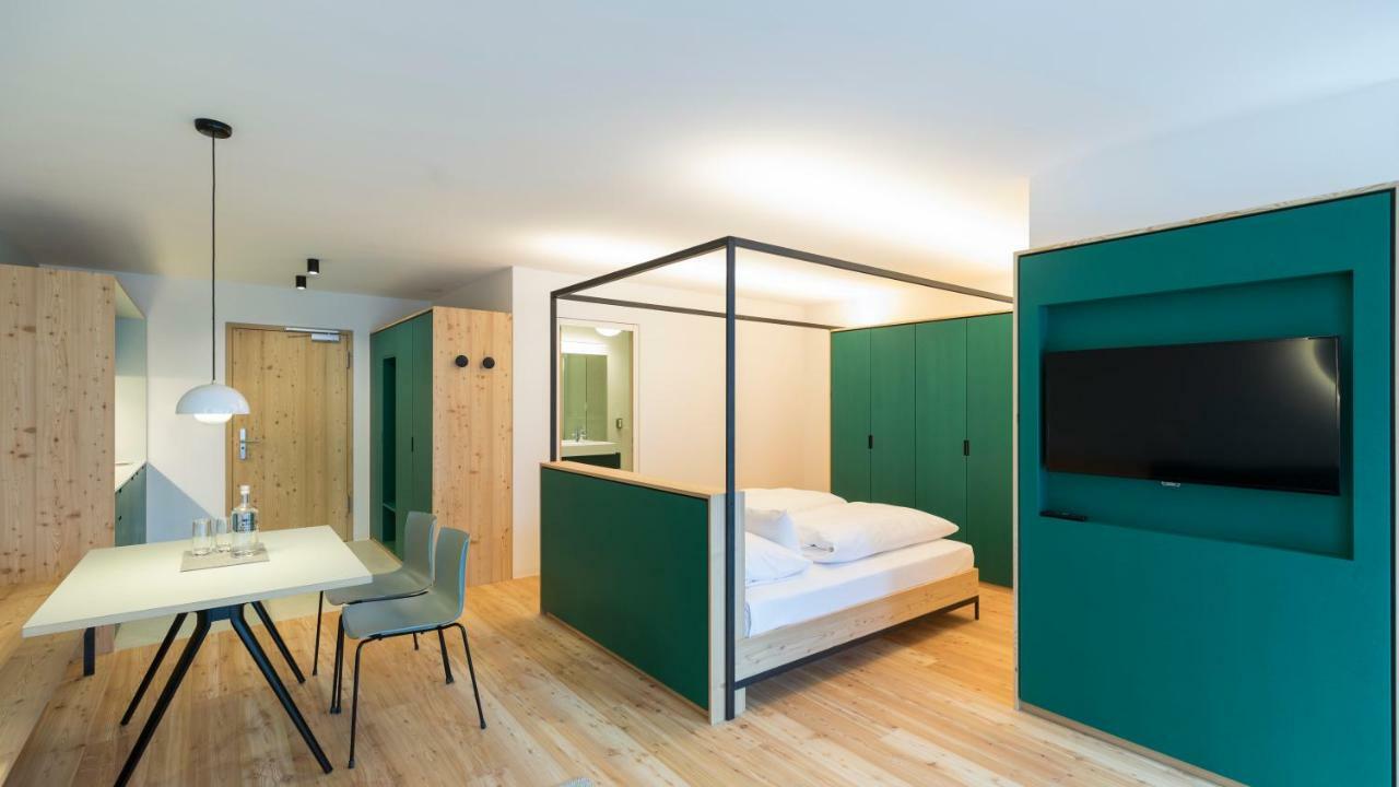 Paramount Alma Suites セスト エクステリア 写真